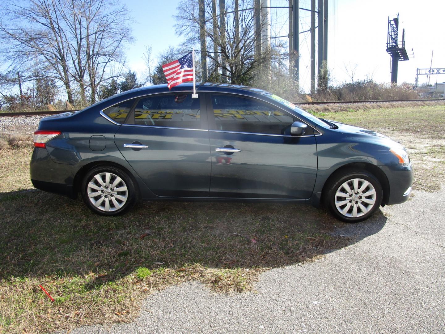 2014 Blue Nissan Sentra (3N1AB7AP9EY) , located at 2553 Airline Blvd, Portsmouth, VA, 23701, (757) 488-8331, 36.813889, -76.357597 - Down Payment: $995 Weekly Payment: $95 APR: 23.9% Repayment Terms: 42 Months ***CALL ELIZABETH SMITH - DIRECTOR OF MARKETING @ 757-488-8331 TO SCHEDULE YOUR APPOINTMENT TODAY AND GET PRE-APPROVED RIGHT OVER THE PHONE*** - Photo#4